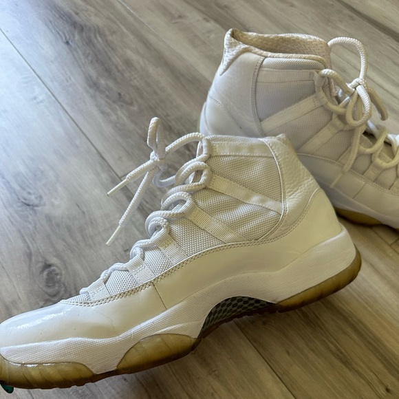 WHITE RETRO JORDAN 11 - Picture 4 of 12